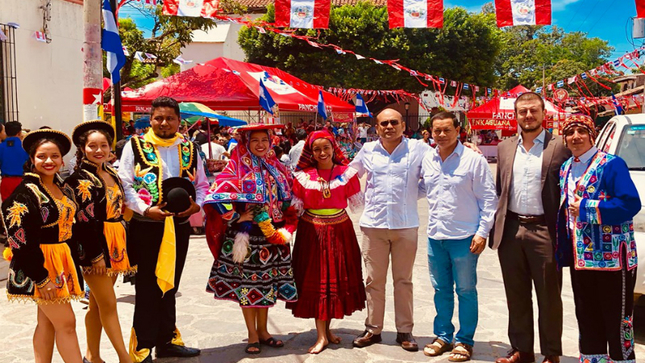  «Encuentro de Dos Culturas: Perú – El Salvador»