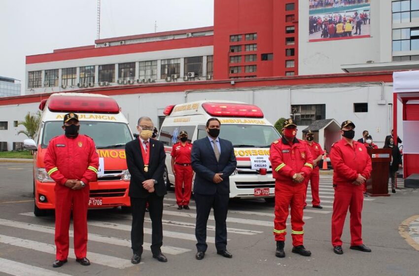  Bomberos de Tokio y la Asociación de Bomberos del Japón donan al Perú ambulancias y camiones