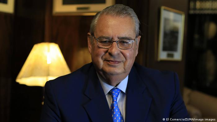  Ministro Wagner solicita renuncia y pase a retiro de los funcionarios que recibieron la vacuna Sinophram
